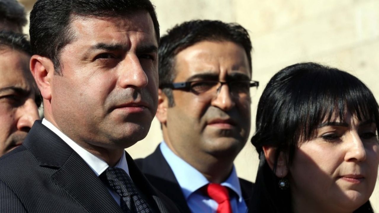 Kılıçdaroğlu'nun 'Kobanê' paylaşımı tepki çekti: 'Anayasa'ya aykırı ama evet' dediğiniz gün hukuku katlettiniz