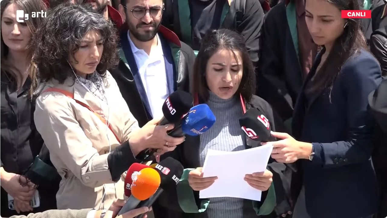 Çağlayan'da hukukçulardan Kobanê protestosu: 'Kürt halkına dayatılan inkâr ve imha politikası devam ettiriliyor'