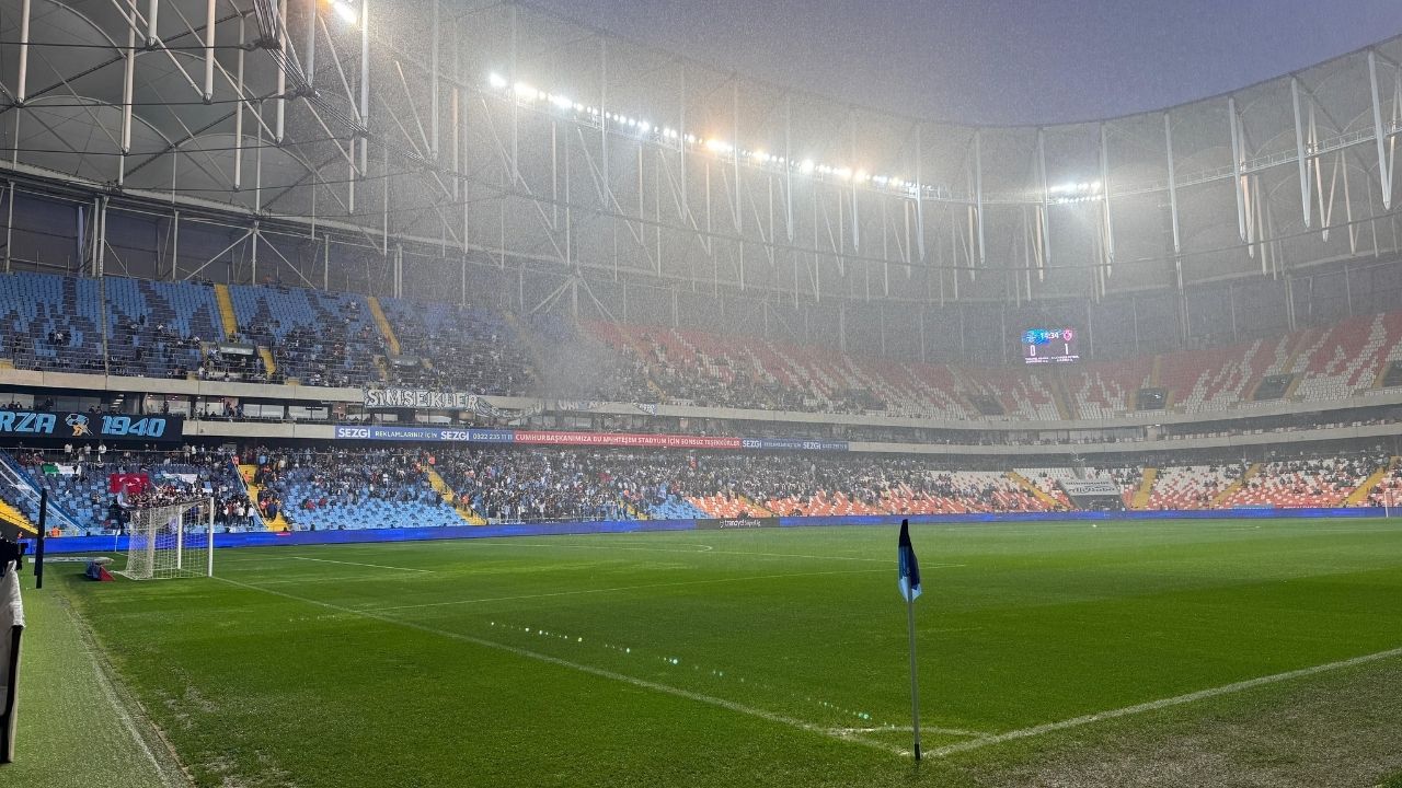 Adana Demirspor'a borç şoku: Avrupa kupalarından 1 yıl men edildi