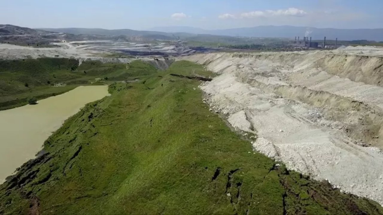 Kütahya'da maden sahasındaki heyelan nedeniyle atık su göleti taştı