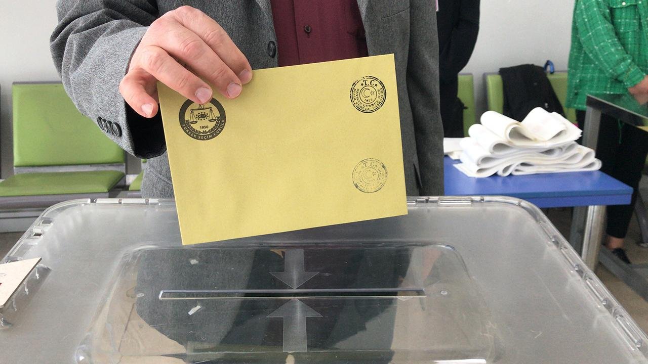Son seçim anketi: CHP, AKP'nin 5 puan önünde, DEM Parti üçüncü sırada