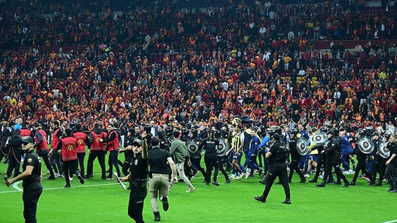 Galatasaray-Fenerbahçe derbisinin cezaları açıklandı