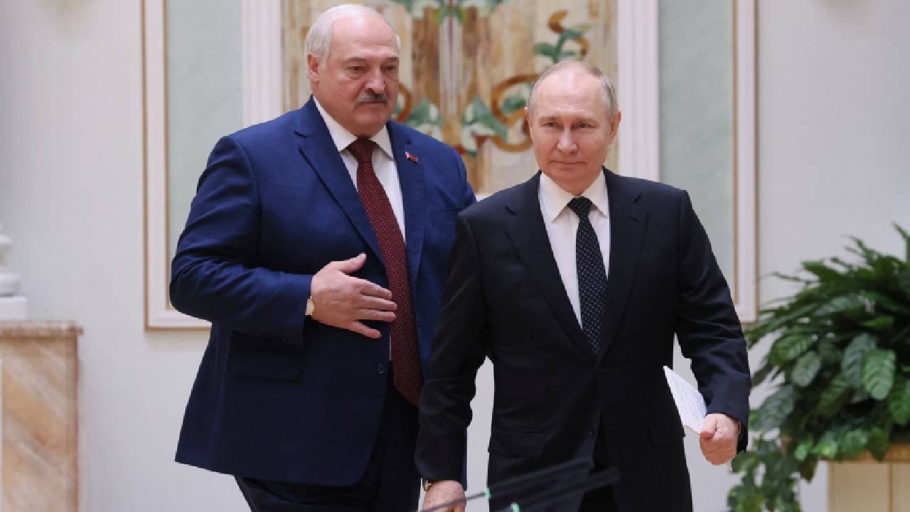'Rusya-Ukrayna müzakereleri yeniden başlamalı ve sahadaki gerçeklere dayanmalı' diyen Putin: Ancak Zelenskiy'in meşruiyeti yok