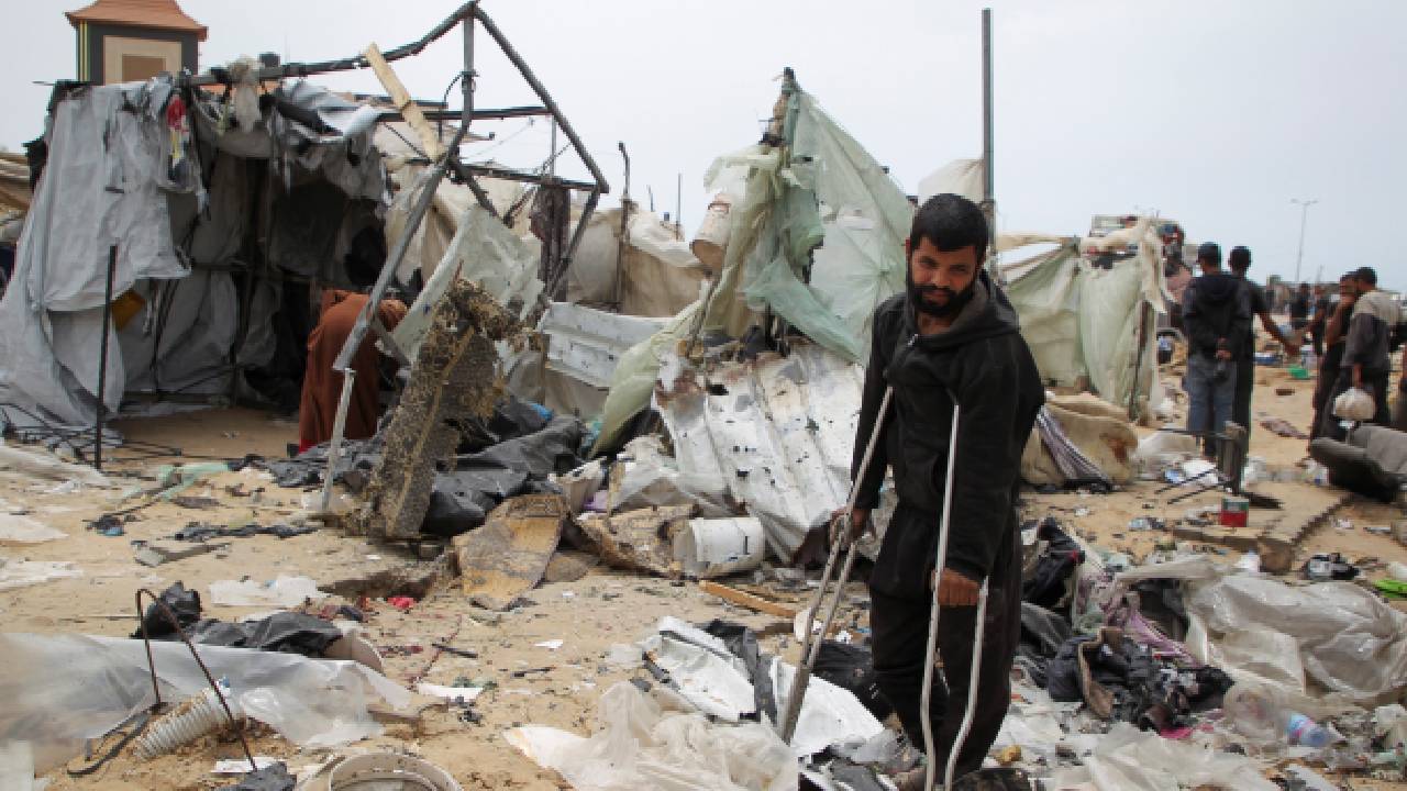 İsrail'in Refah katliamları: Biden yönetimi 'kırmızı çizgimizi aşmadı' dedi, CNN 'ABD yapımı bombaların kullanıldığını' duyurdu