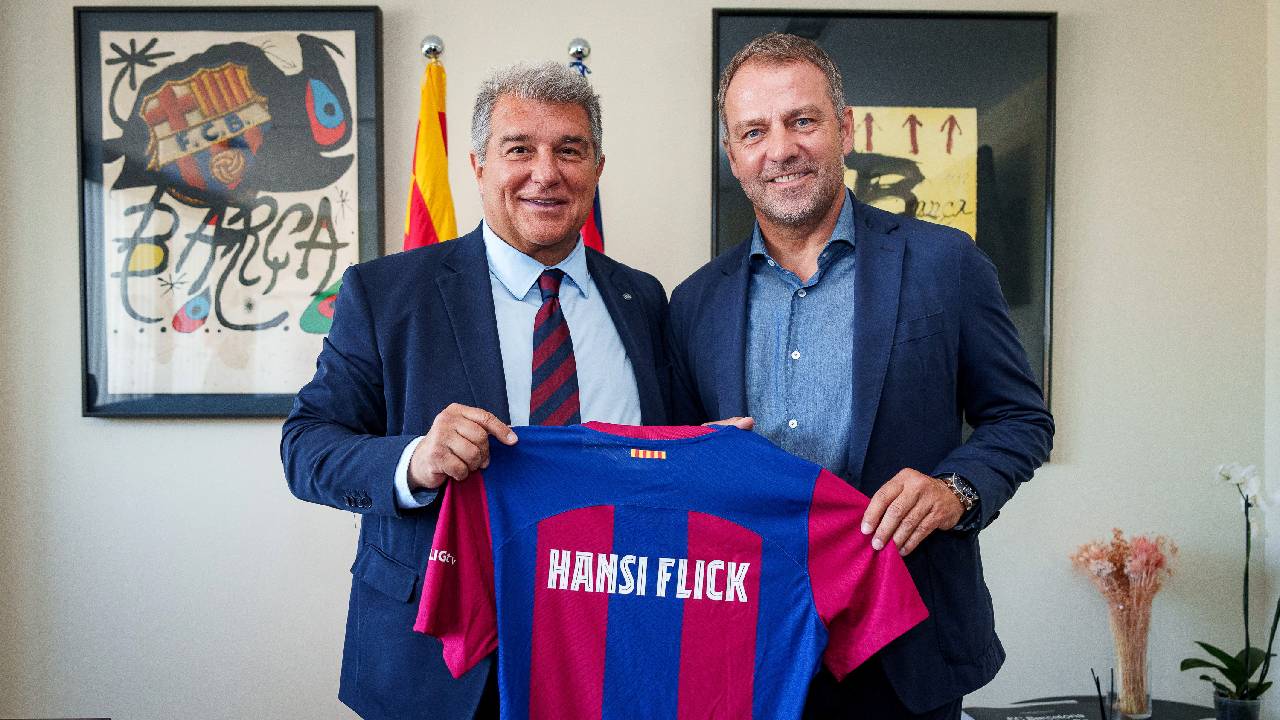 Barça, Flick'le 2 yıllık sözleşme imzaladı: Hemen hemen tüm kupaları kazanmış birini tercih ettik