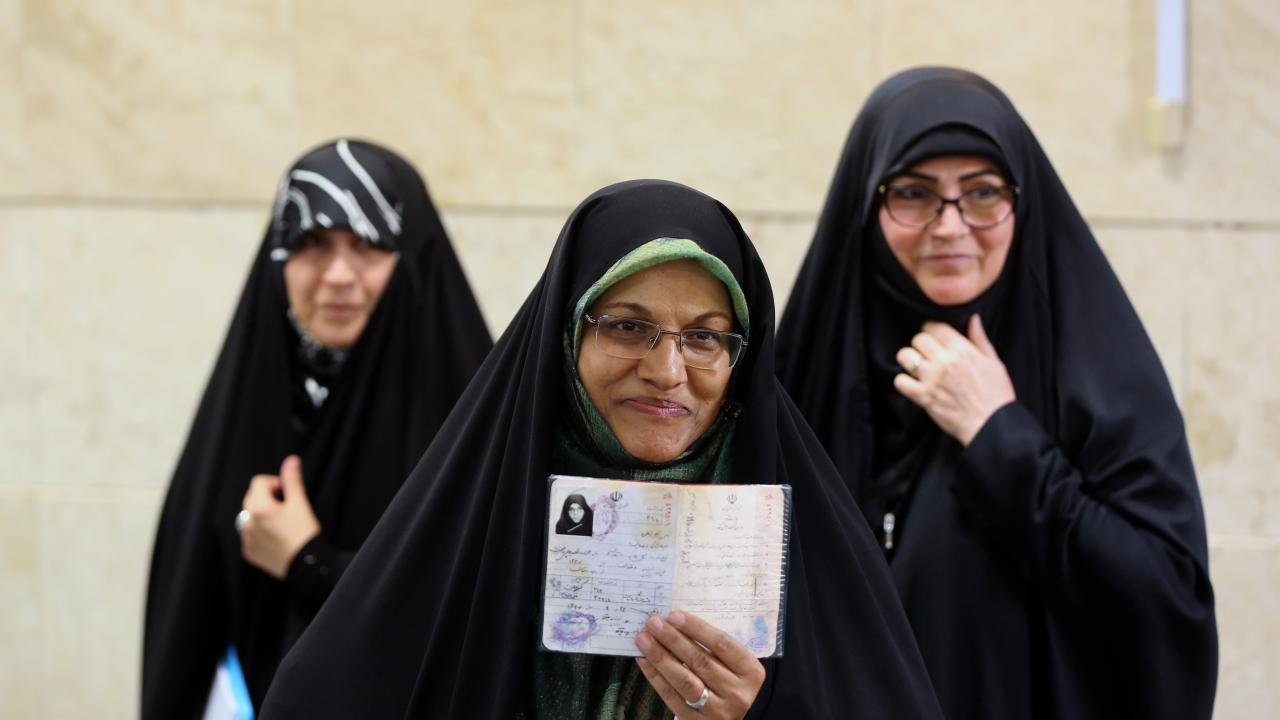 İran'da eski kadın milletvekili Elahiyan, cumhurbaşkanı adaylığı için başvuru yaptı