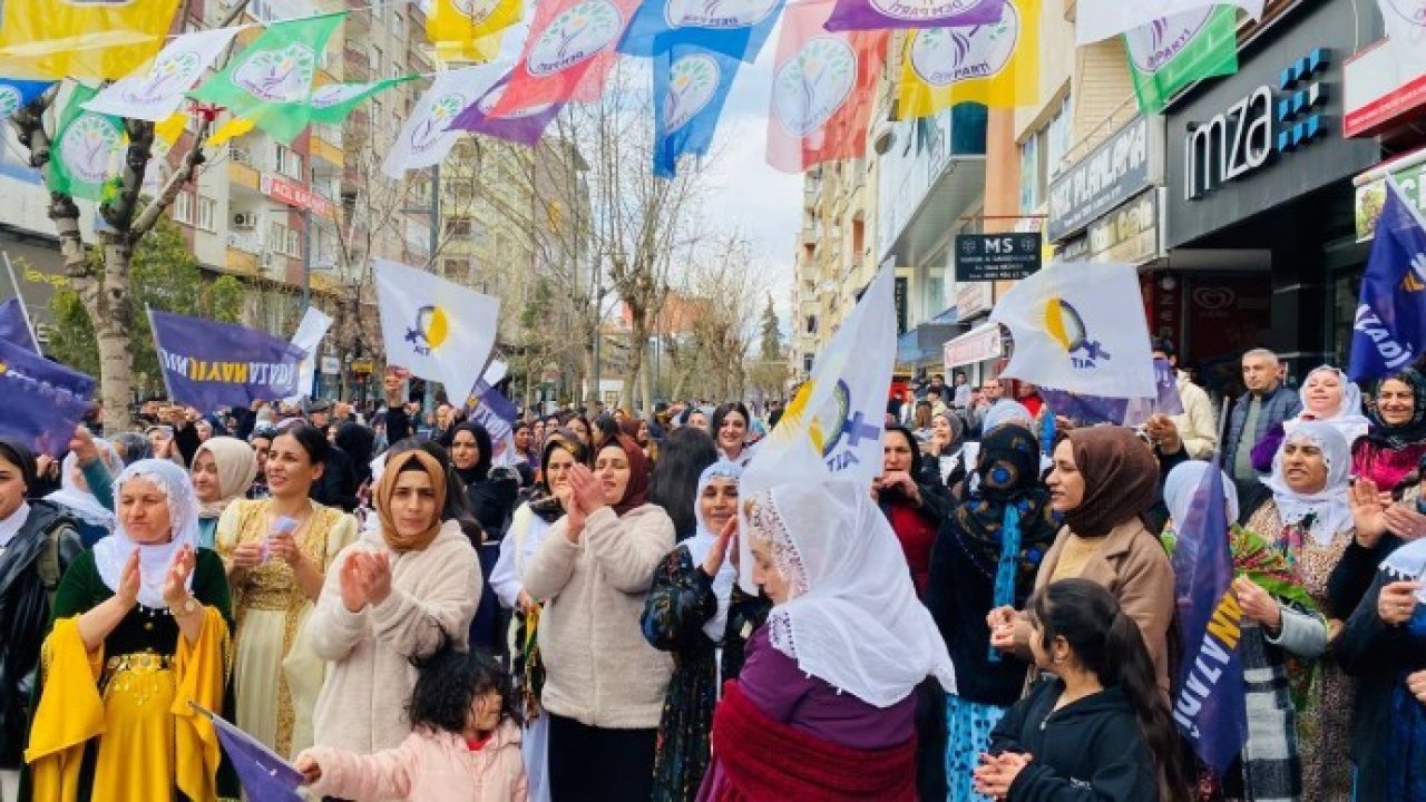 Kürtçe şarkı 'propaganda' sayıldı: Altı kadına dava açıldı