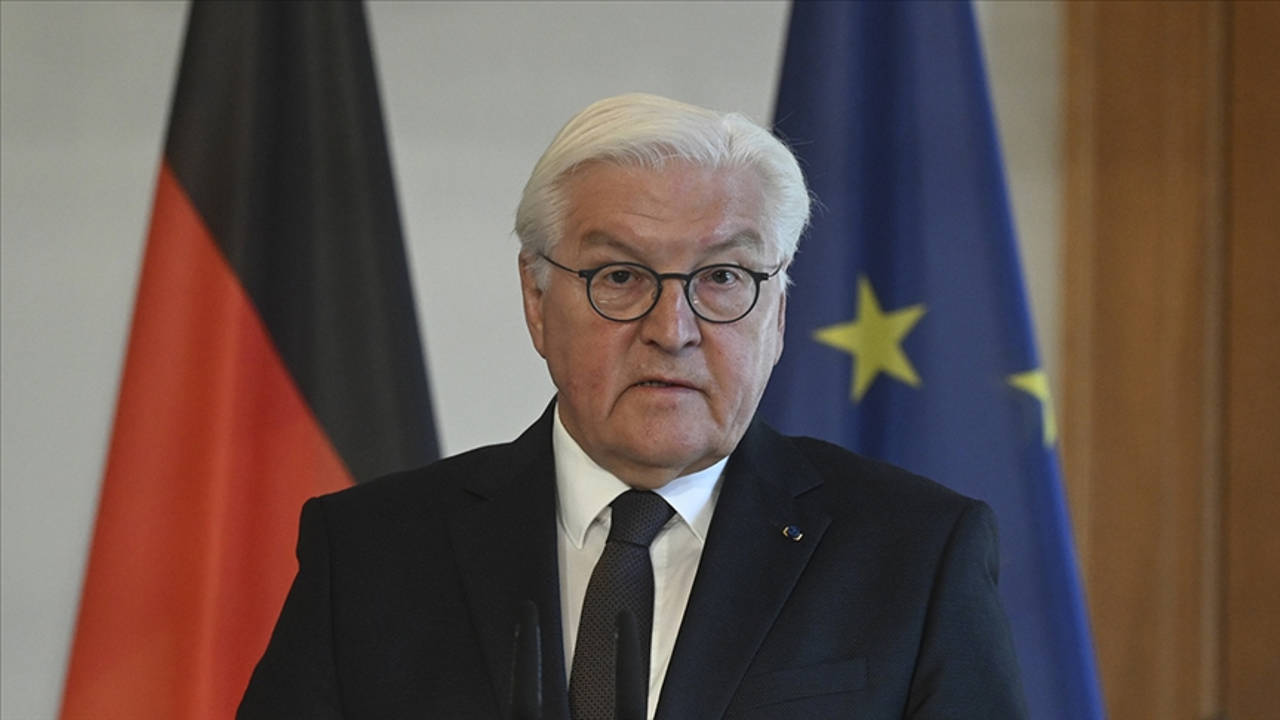Almanya Cumhurbaşkanı'ndan aşırı sağ uyarısı: 'Değerlerimiz için ayağa kalkmalıyız'