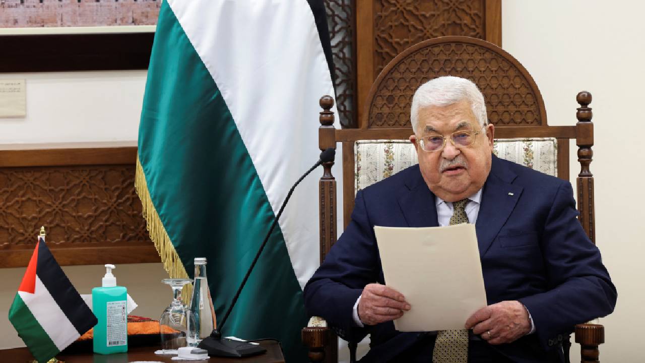 Hamaney'in Gazze'de ateşkes yerine savaşa devam mesajına Abbas'dan çok sert tepki: Kendi amacı için Filistin kanı feda edemez