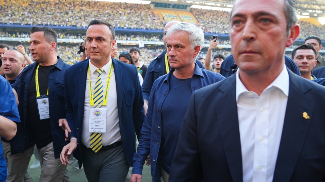 Acun Ilıcalı, Mourinho'nun Fenerbahçe'ye ilişkin ilk tespitini açıkladı: 'Hassas olduğu konu bu'