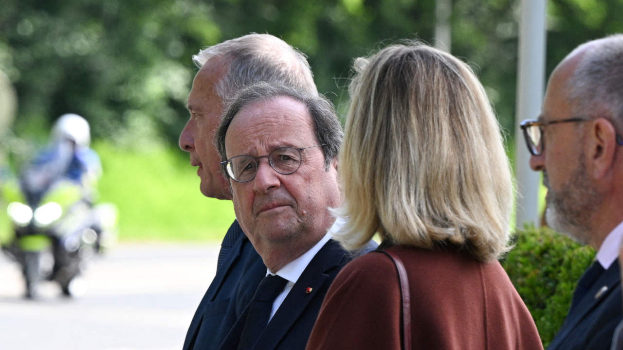 Fransa'nın eski cumhurbaşkanı Hollande yeniden siyaset sahnesinde