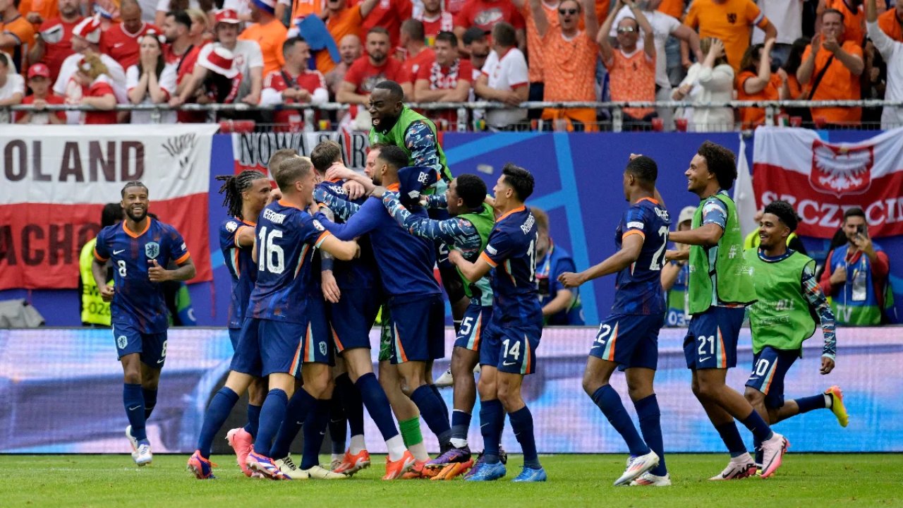 EURO 2024'te bir geri dönüş de Hollanda'dan: Polonya'yı 2-1 mağlup etti