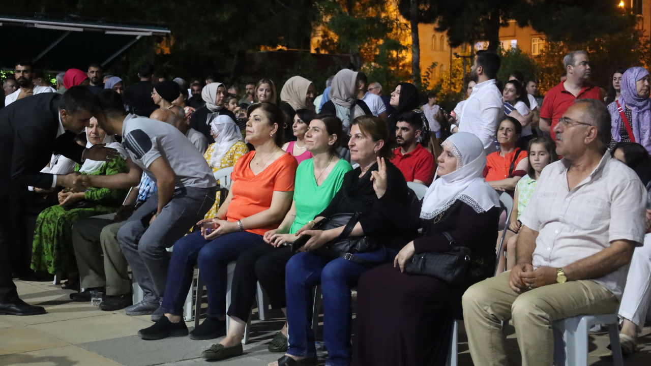 Diyarbakır'da kayyım nöbeti bayramın ilk gününde de devam etti: 'Kardeşlik, önce eşitlikten geçer'
