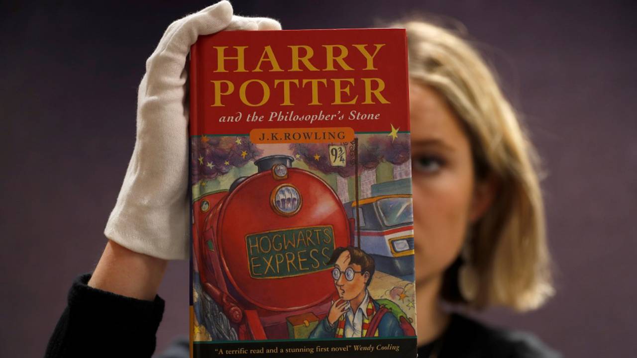 Harry Potter’ın ilk baskısı rekor fiyata satıldı