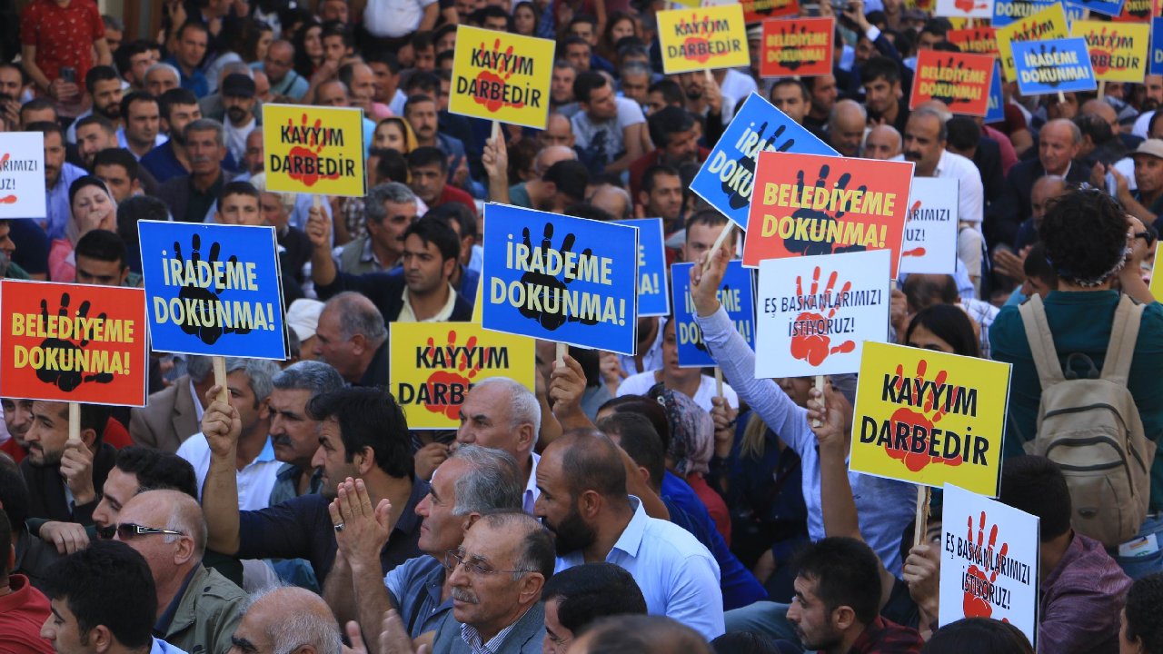 İstanbul'da kayyıma karşı miting için 39 ilçeden araç kaldırılacak