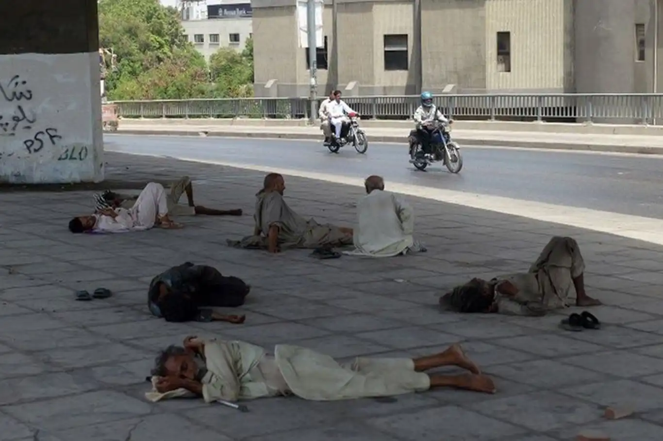 Pakistan'da aşırı sıcaklar nedeniyle 29 kişi öldü