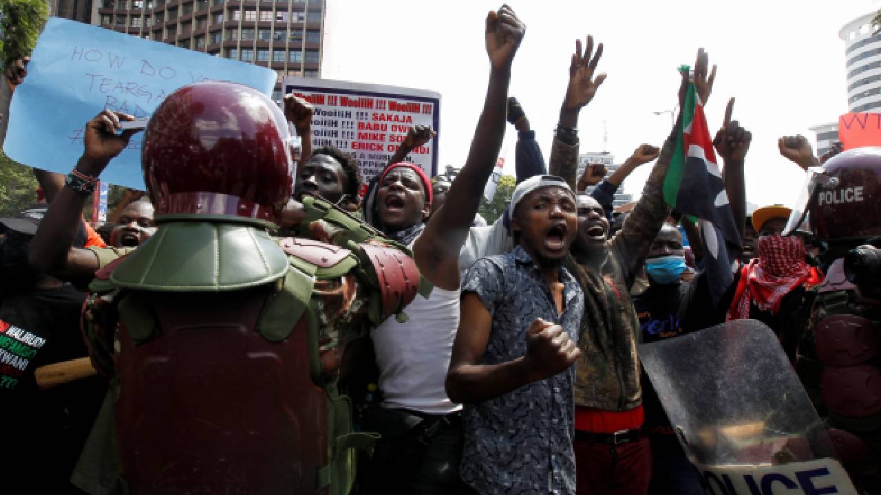 Kenya'da protestocu gençlerin zaferi: Devlet Başkanı Ruto, vergi artışı tasarısını geri çekeceğini açıkladı