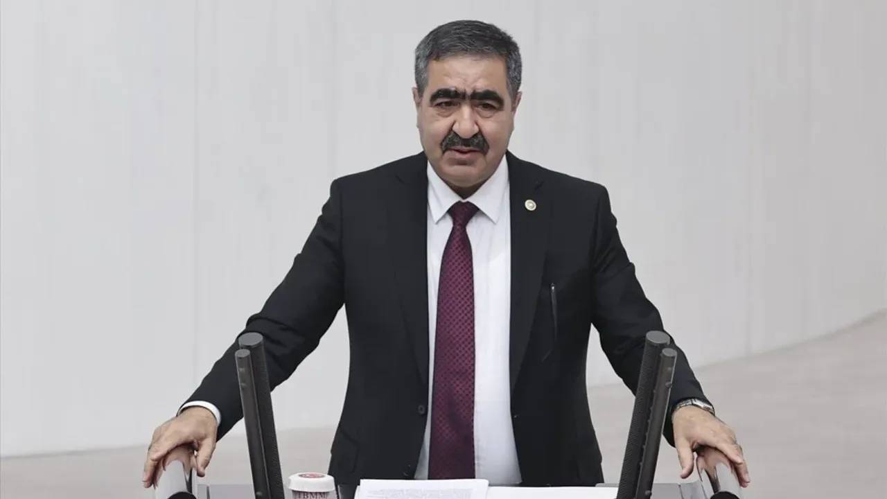 İYİ Parti'de eski milletvekili ve GİK üyesi İbrahim Halil Oral da istifa etti