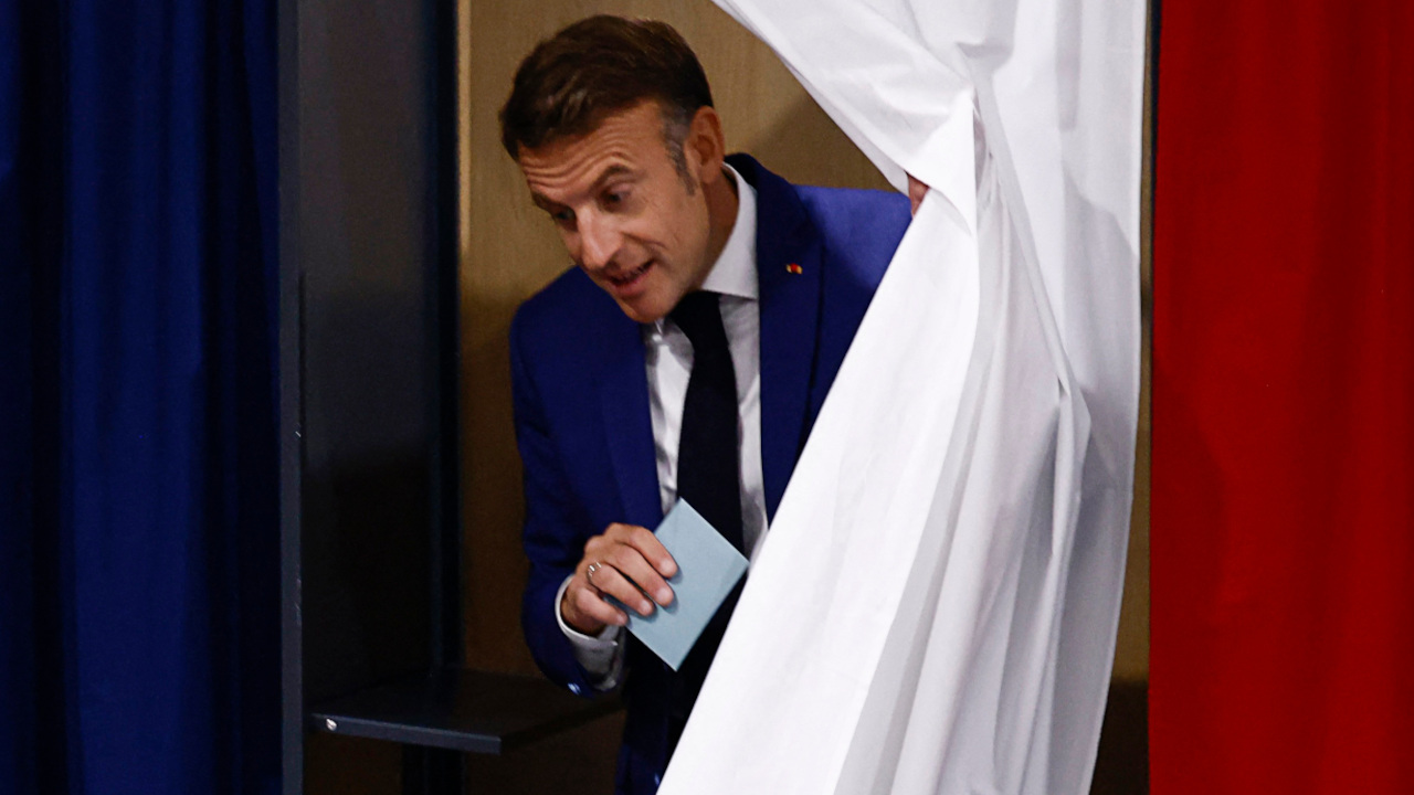 Fransa'da Macron'un kumarı: Erken genel seçimlerin ilk turunda aşırı sağcılar farklı önde
