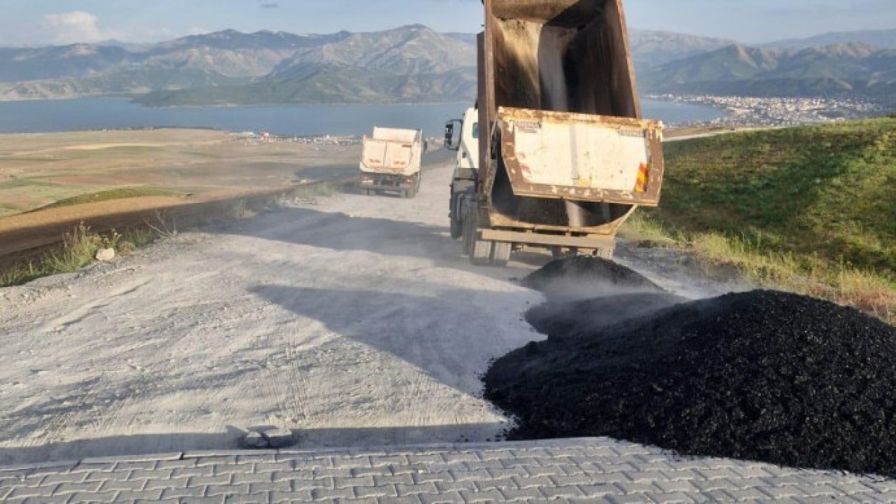 SİT alanı olan Nemrut Krater Gölü yollarına sıcak asfalt döküldü