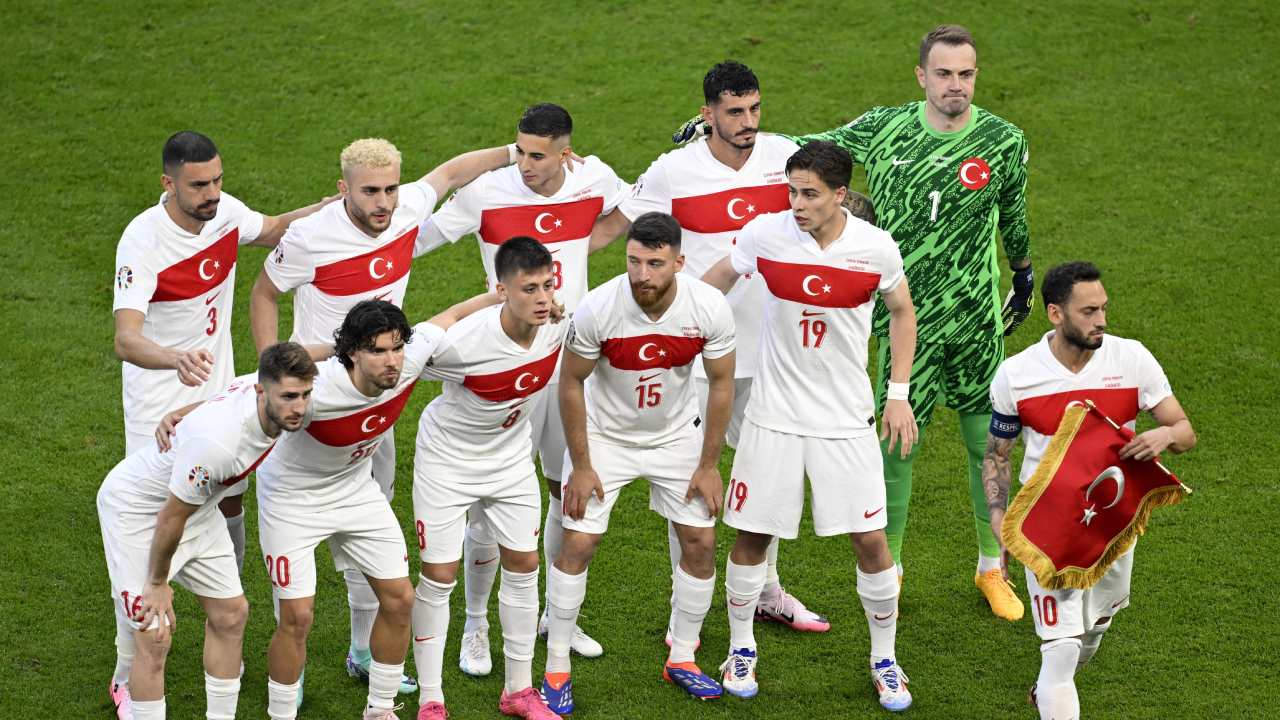 Almanya'da Türkiye-Avusturya maçının şifreli kanala alınmasına tepki