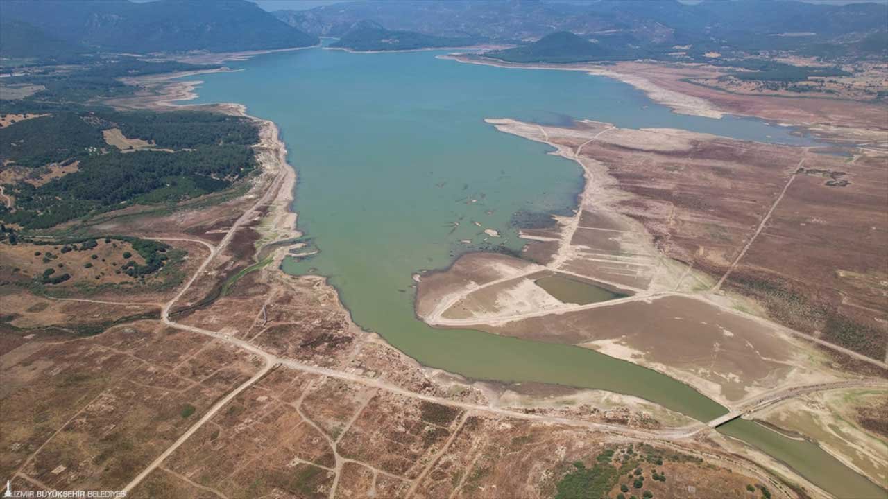 İzmir'e içme suyu sağlanan barajlardan Tahtalı'da doluluk yüzde 26,4'e indi