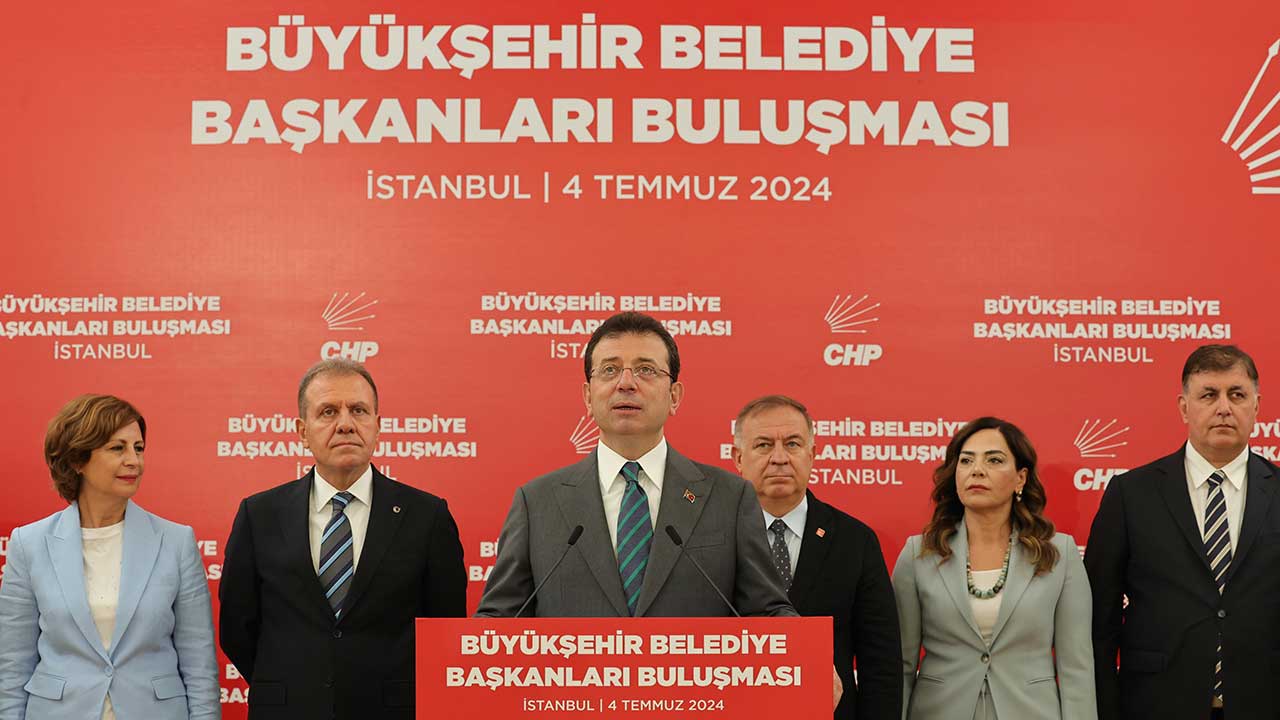 CHP'li büyükşehir belediye başkanları buluştu: 'Farklı partilerin işbirliklerine hazırız'