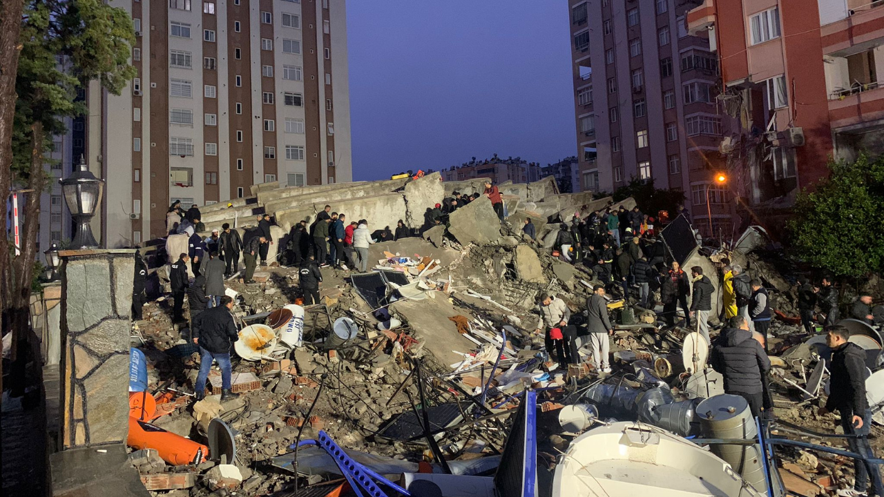 Adana'da 56 kişinin öldüğü Zeray Apartmanı ile ilgili dava bugün görüldü