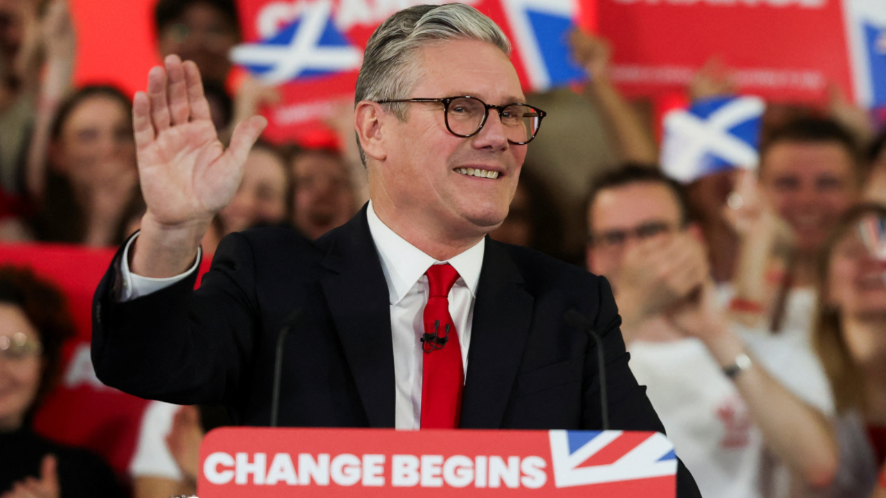 İngiltere'de İşçi Partisi'nden ezici zafer: 'Değişim şimdi başlıyor'
