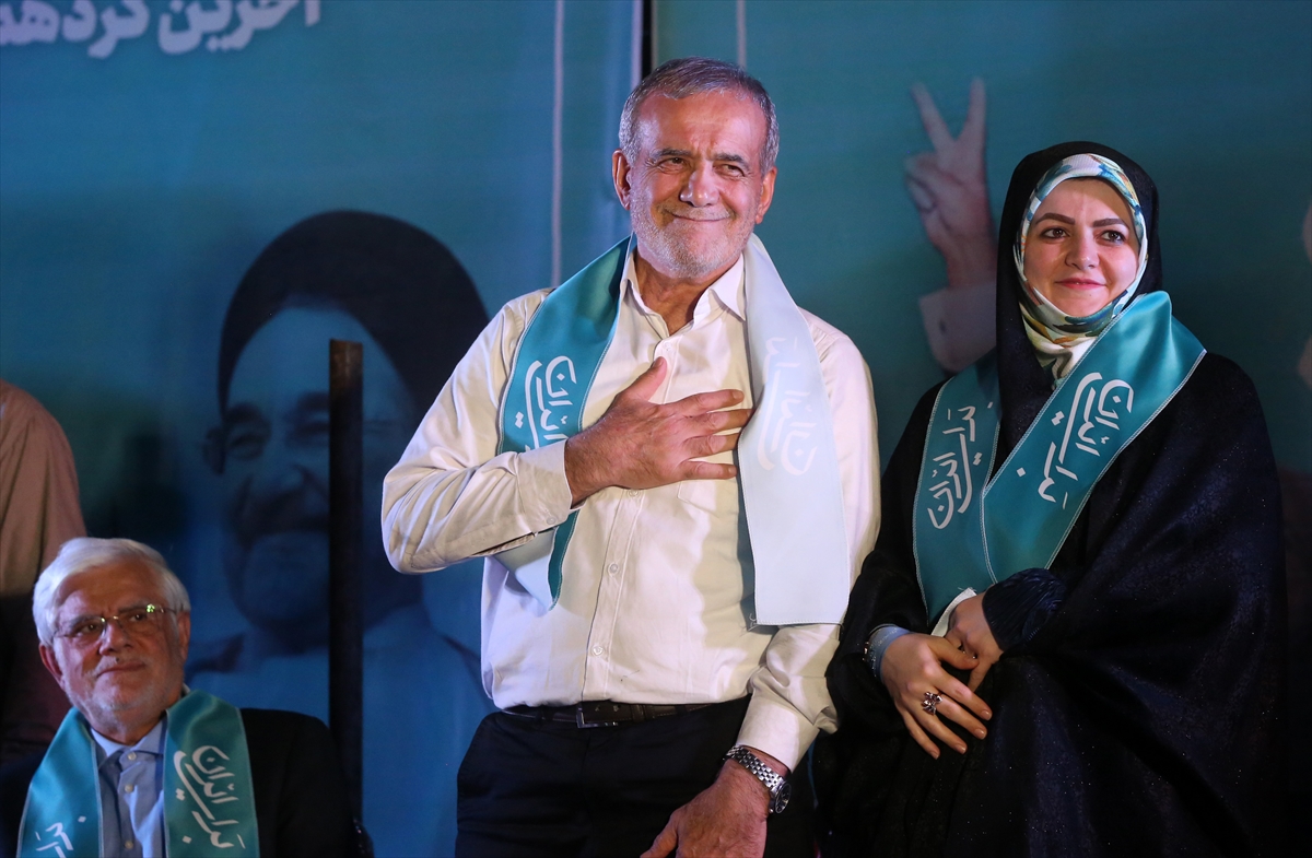 İran'da seçimi reformist Pezeşkiyan kazandı: 9'uncu Cumhurbaşkanı