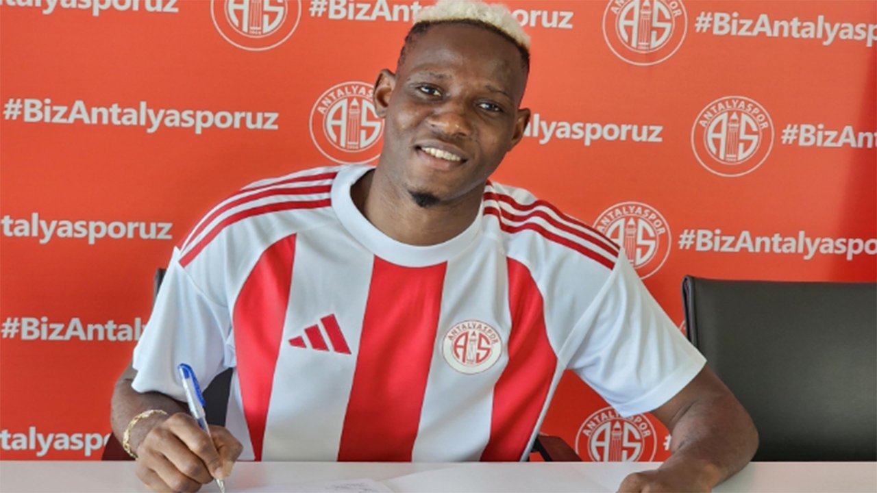 Antalyaspor sosyal medyadan yeni transferini duyurdu: Moussa Djenepo