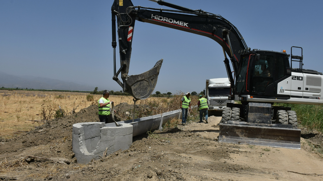 Aydın'da içme suyu hattı kazı çalışması sırasında göçük: Üç işçi öldü, bir işçi yaralandı