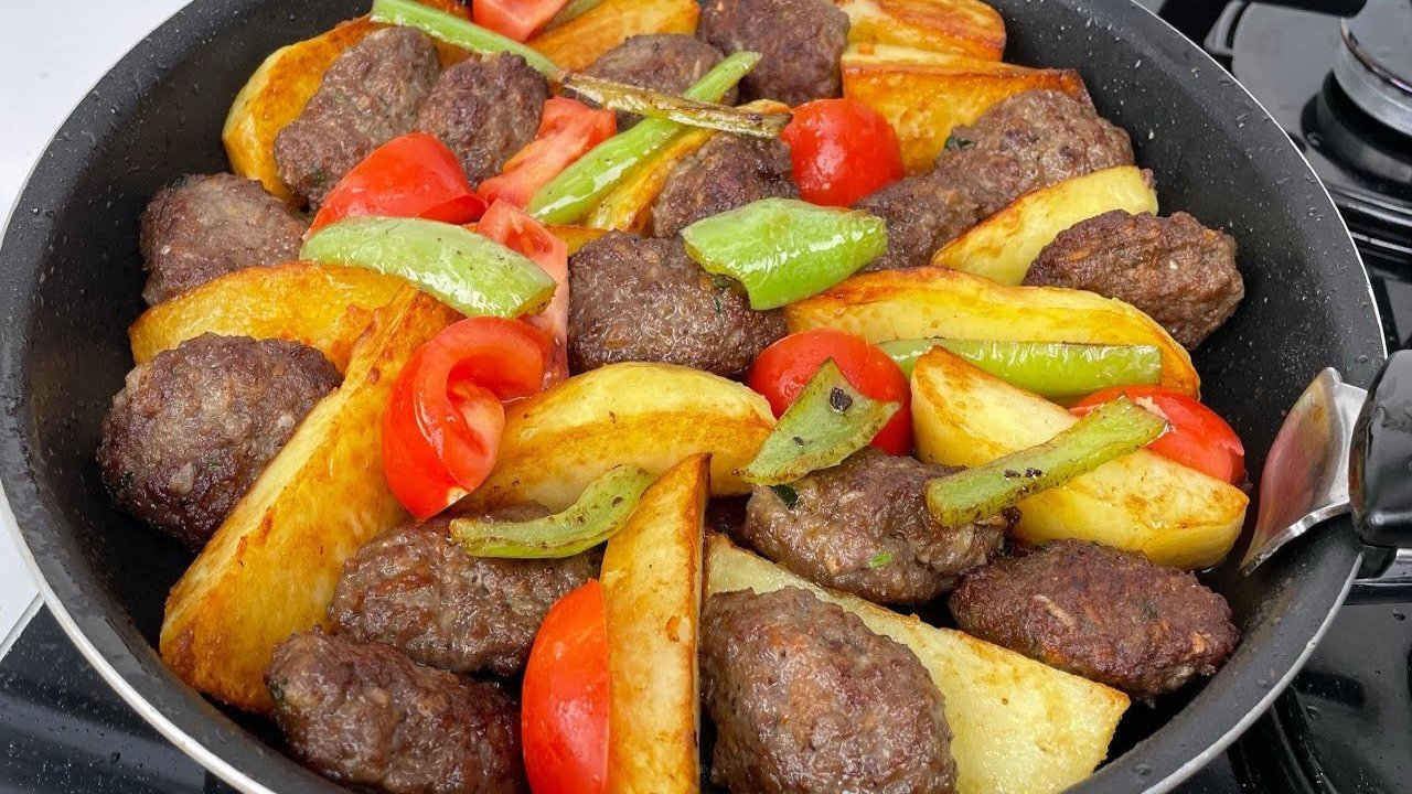 Egeli şefler İzmir köfteyi böyle hazırlıyorlar köfte daha iyi pişiyor! İşte lezzetli köftenin sırrı