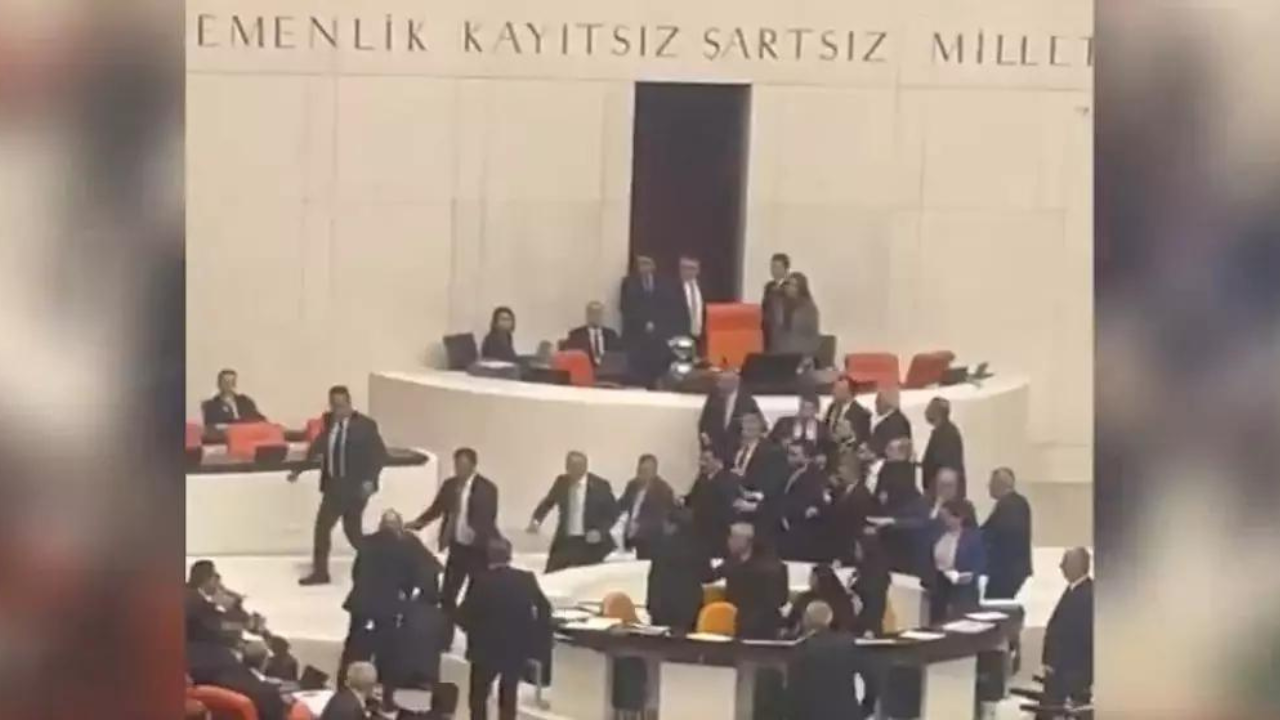 Erdoğan'ın danışmanı, DEM Partili vekile Meclis'te şiddeti 'kutladı'
