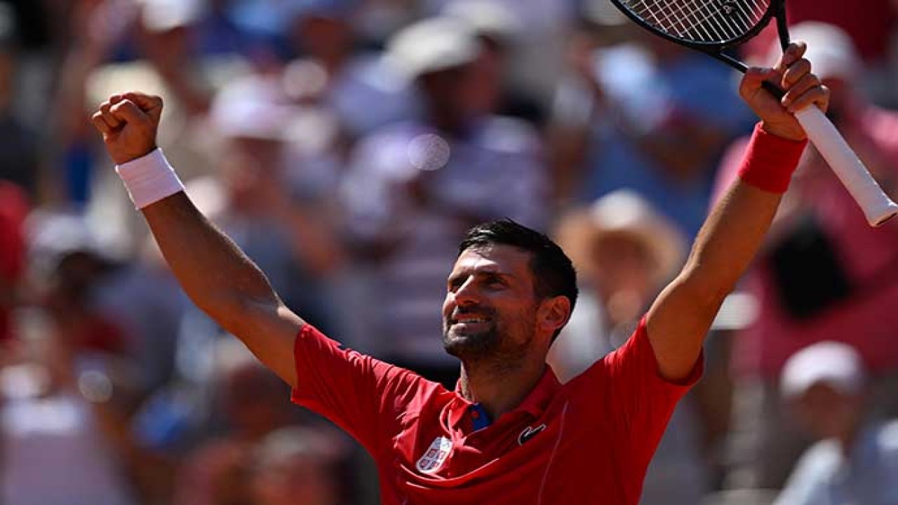 Tarihe geçen maçta altın madalya Novak Djokovic'in