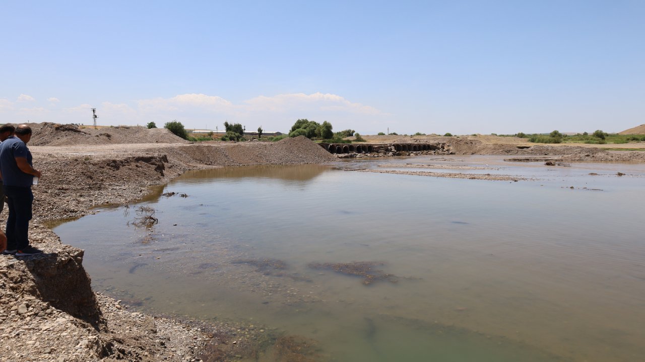 Denetlenmeyen kum ocakları can alıyor: 'Çocukluğumuzun geçtiği Dicle Nehri çocuklar için mezar oluyor'