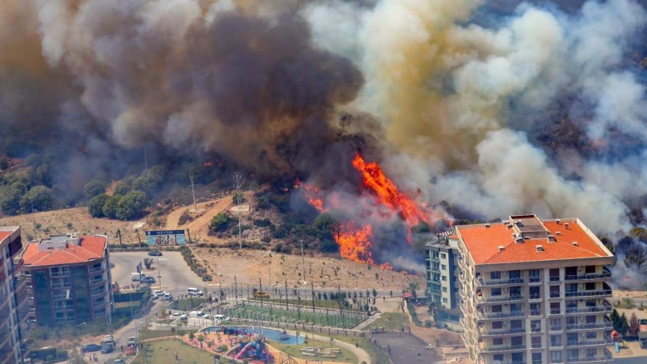 İzmir ve Aydın'daki 10 mahallede afet bölgesi ilanı