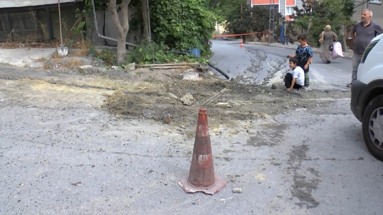 Başakşehir'de doğal gaz borusu patladı: Üç kişi hastaneye kaldırıldı