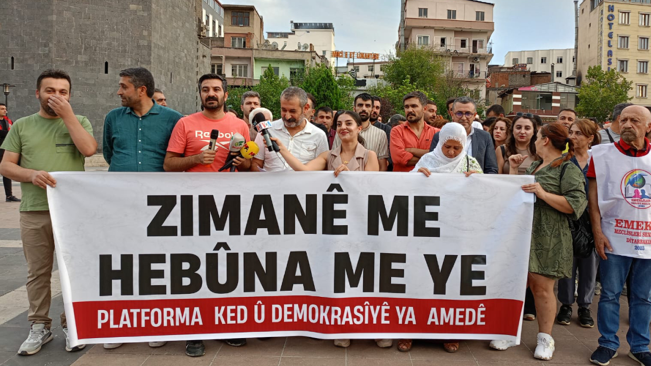 Dil kurumlarına baskın protestosu: Dil-kültür hakkı ahlaki ve vicdani bir haktır