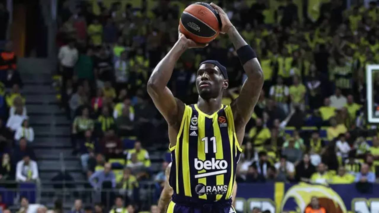 Fenerbahçeli basketbolcu Nigel Hayes-Davis'ten Ermeni Soykırımı paylaşımı sonrası açıklama