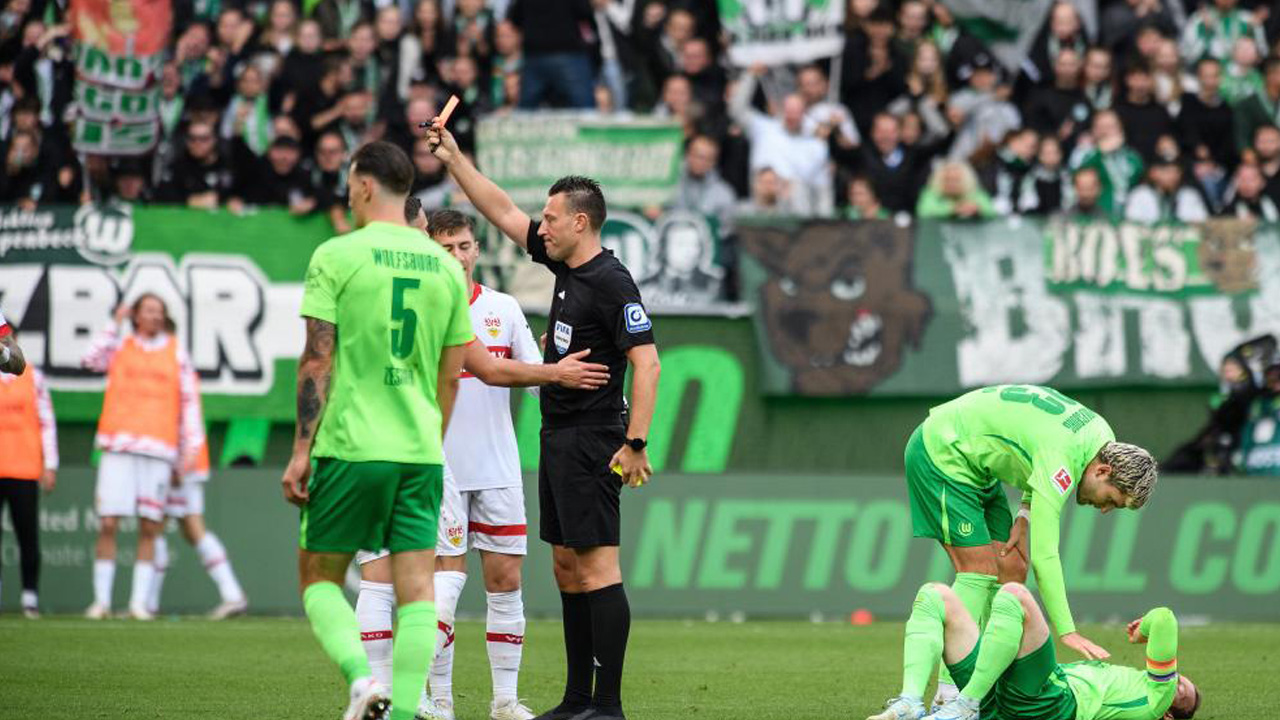 Bundesliga'da hakem hatası: Yanlış oyuncu kırmızı kart gördü