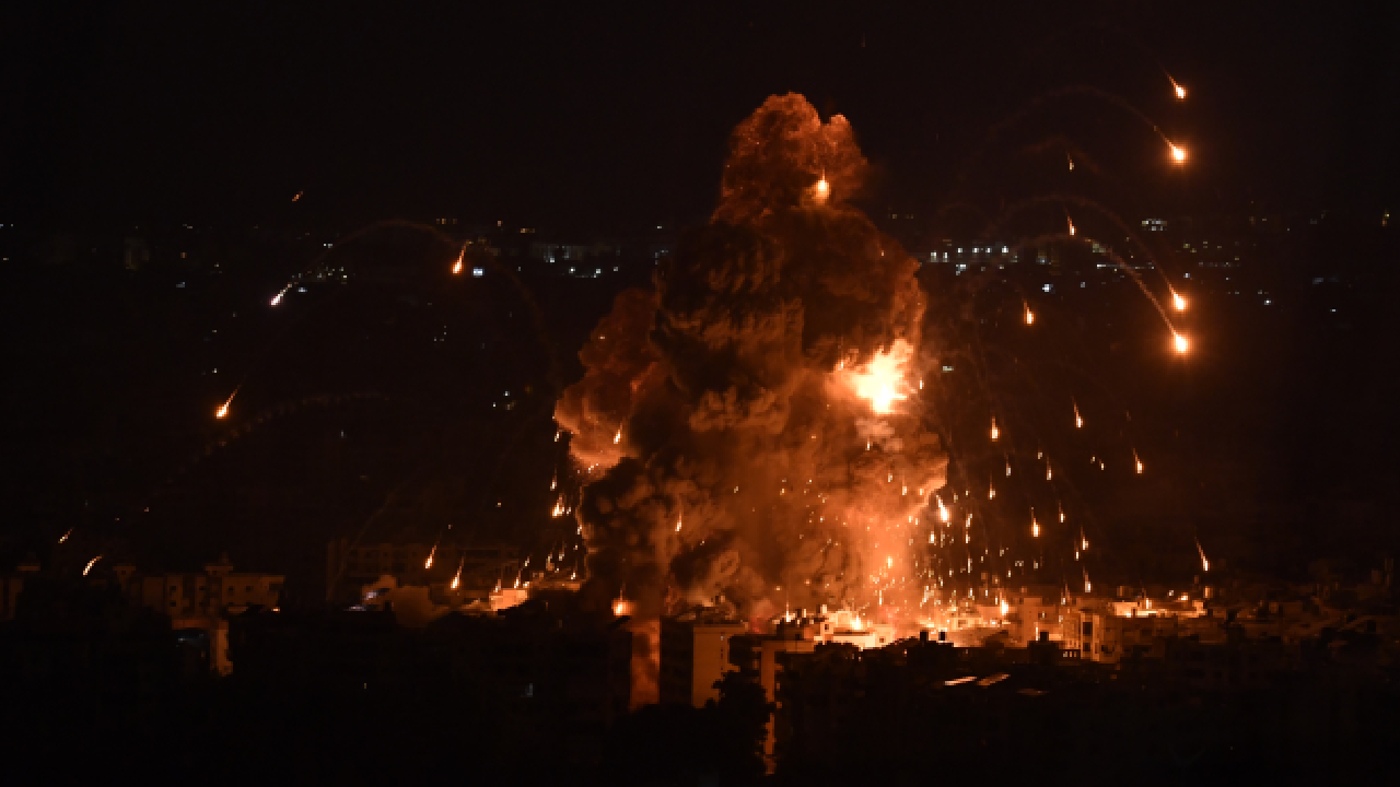 İsrail yine Beyrut’u vurdu: IDF sözcüsü 'bölgeyi terkedin' uyarısı yapmıştı