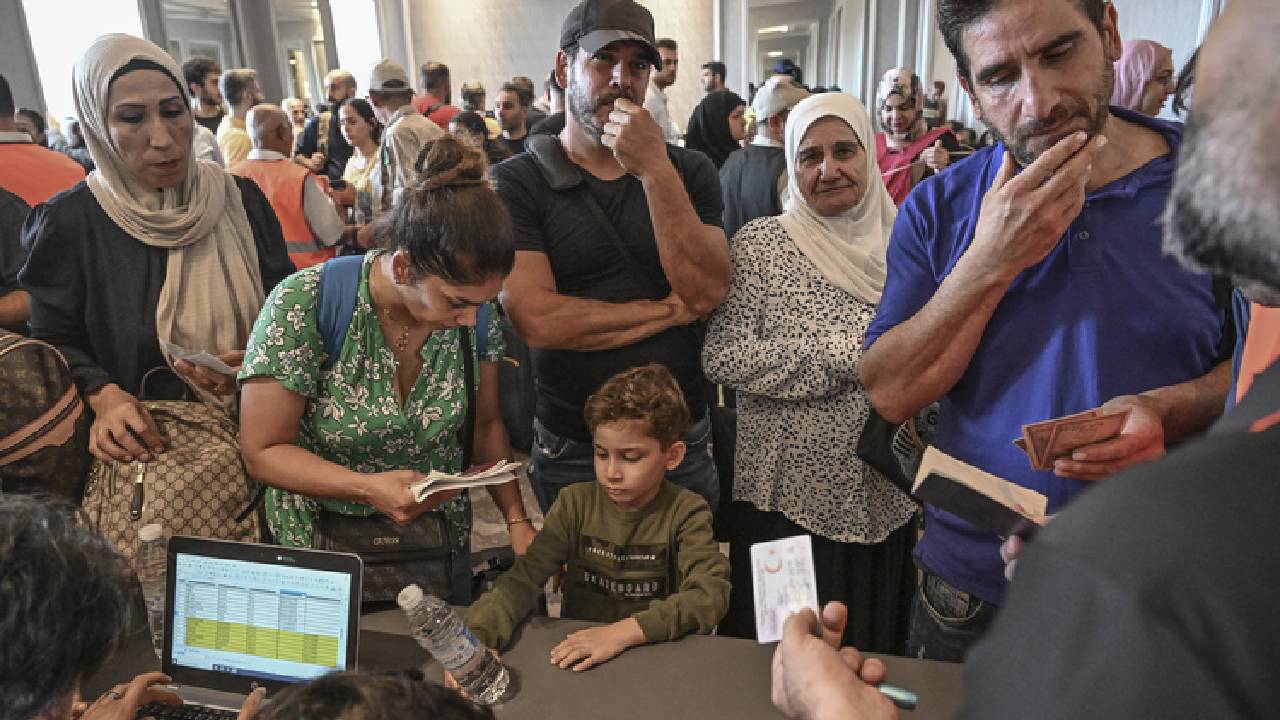 Türkiye vatandaşlarının Lübnan'dan deniz yoluyla tahliyesi başladı