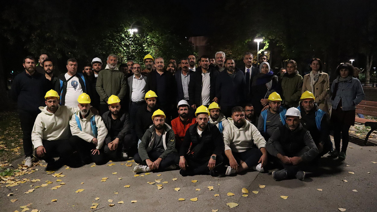 Fernas işçileri işverenle masaya oturmak için Soma'da... İşçi heyeti, görüşme için maden ocağına gitti