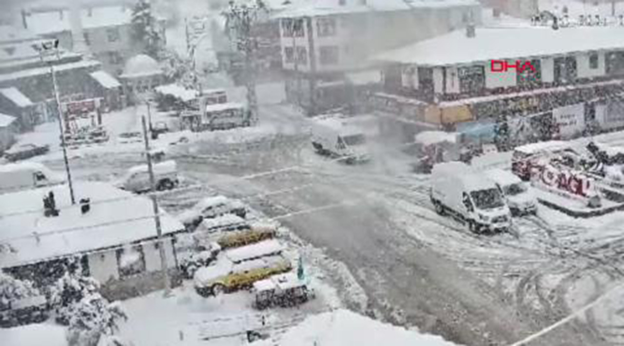 Kastamonu beyaza büründü, ilçelerde kar kalınlığı 10 santimetreyi buldu