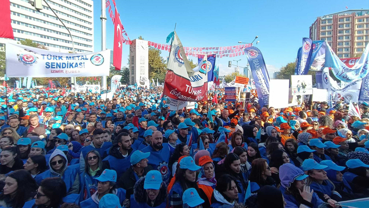 Türk-İş'ten 'Zordayız, geçinemiyoruz” mitingi... İşçiler Ergun Atalay’ı yuhaladı: 'Sarı sendika istemiyoruz'