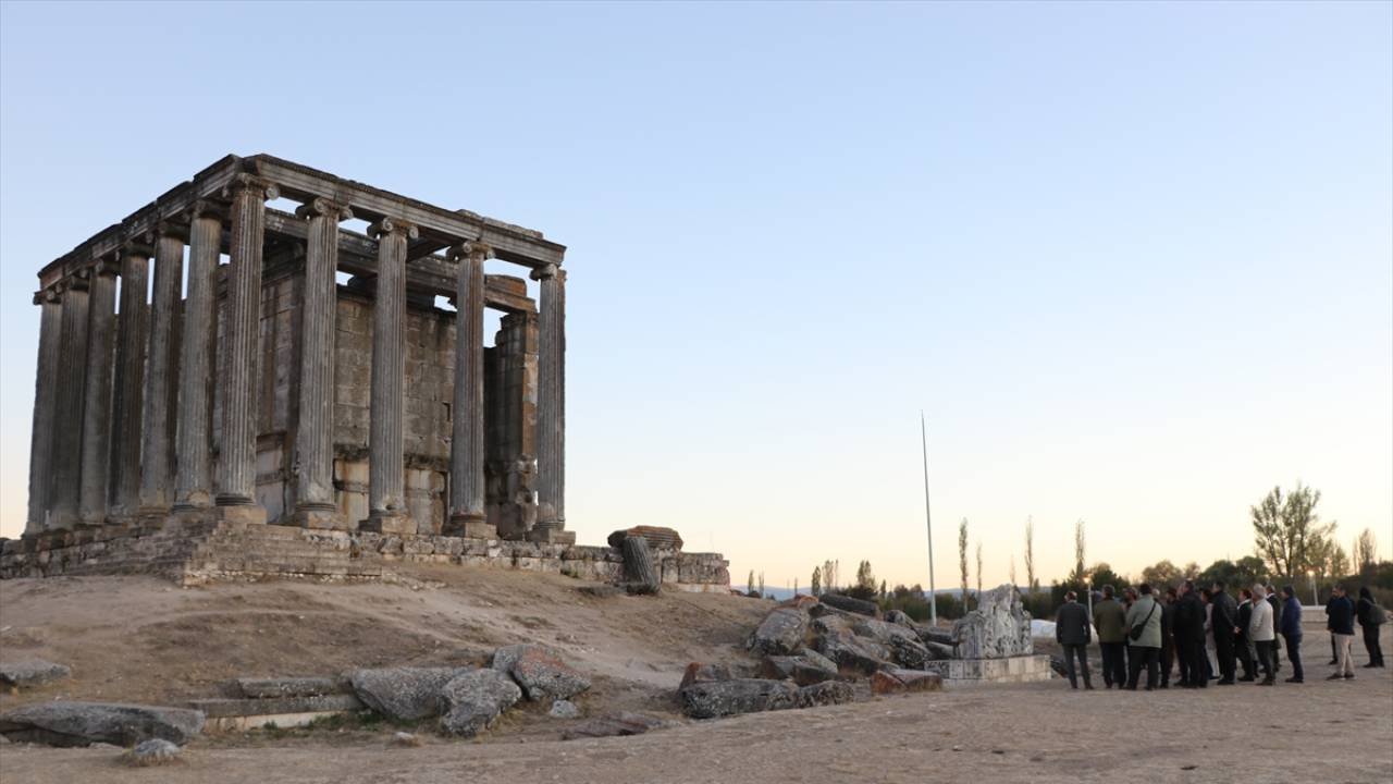 Aizanoi Antik Kenti'nde aydınlatma çalışmaları tamamlandı