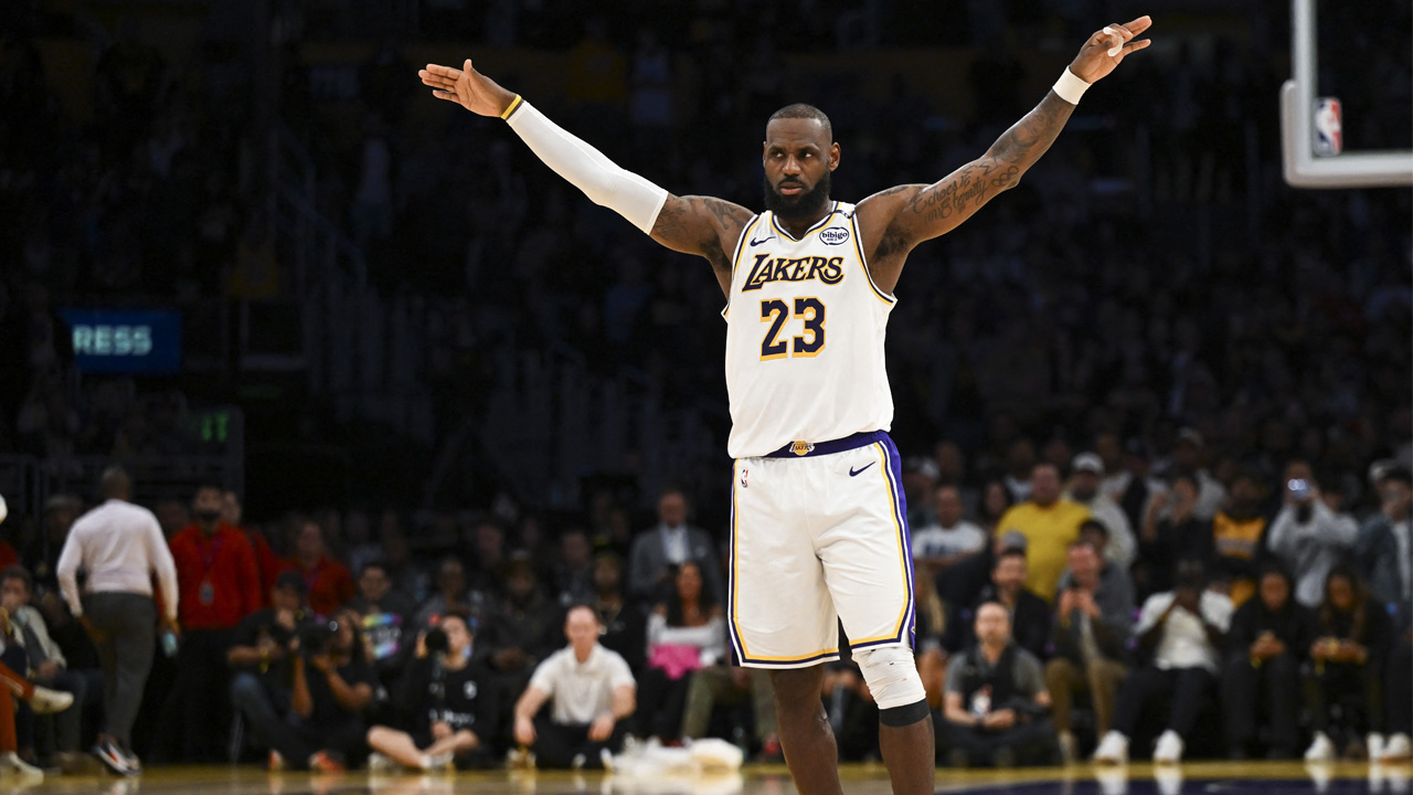 NBA'de gecenin sonuçları... LeBron James yıldızlaştı, Lakers üçte üç yaptı