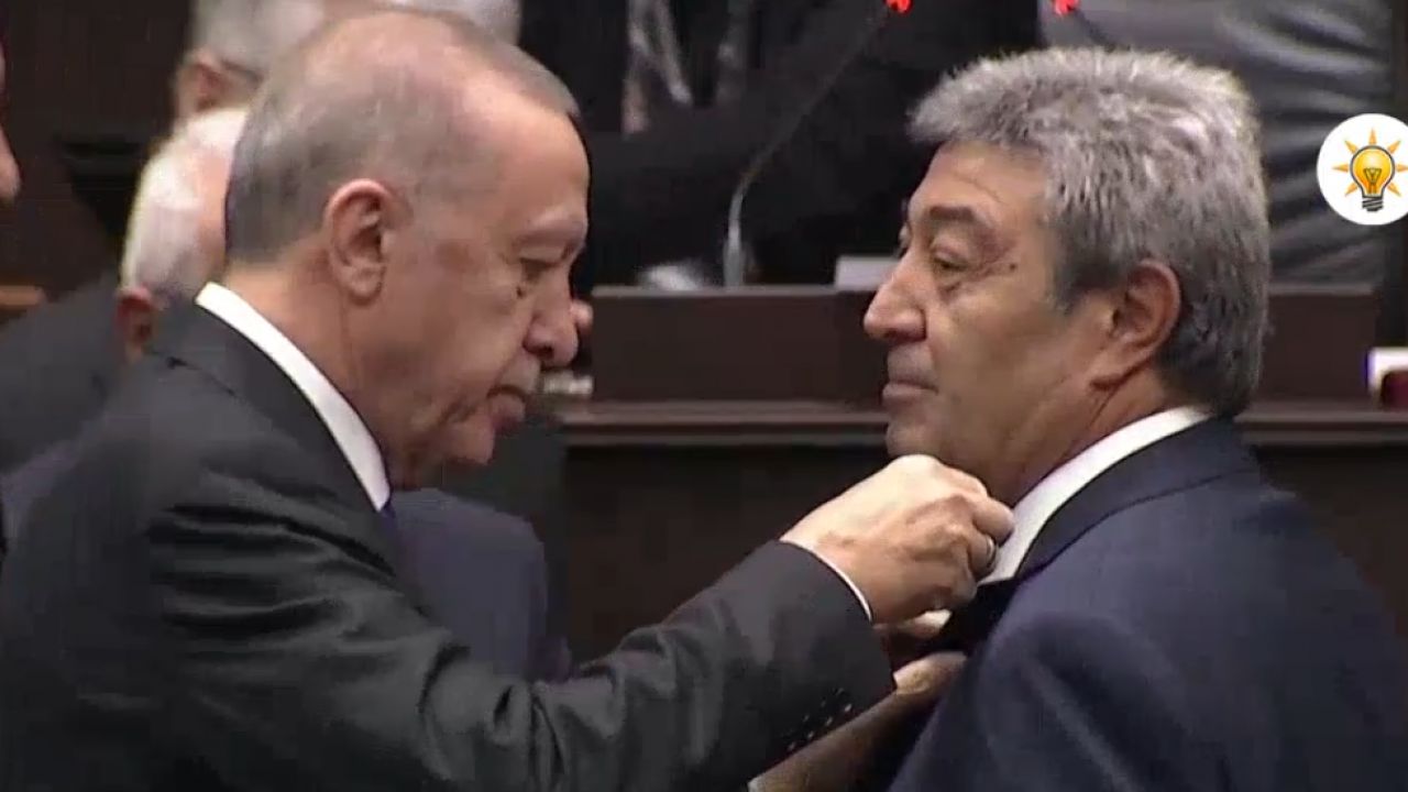 Eski İYİ Partili Dursun Ataş, AKP'ye katıldı