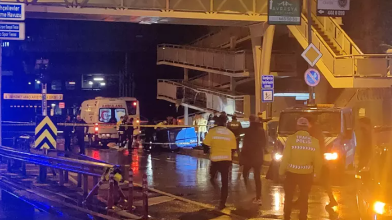 Bakırköy'de kazaya müdahale eden trafik ekibine İETT otobüsü çarptı: 1 polis öldü